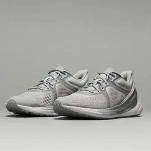 Lululemon BlissFeel Run Women's Grey Silver Running Shoes Sneakers 6.5 MSRP $148